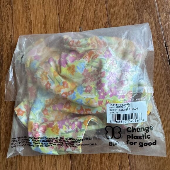 NWT Stone Fox x REVOLVE Swim Rico Printed Bikini Top - Flower Fields Size XL - Picture 4 of 6